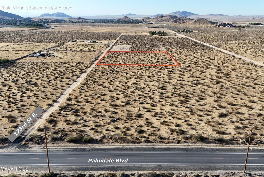173rd St E, Palmdale, CA 93591