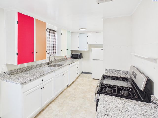 404 S 15th Ave, Yakima, WA 98902