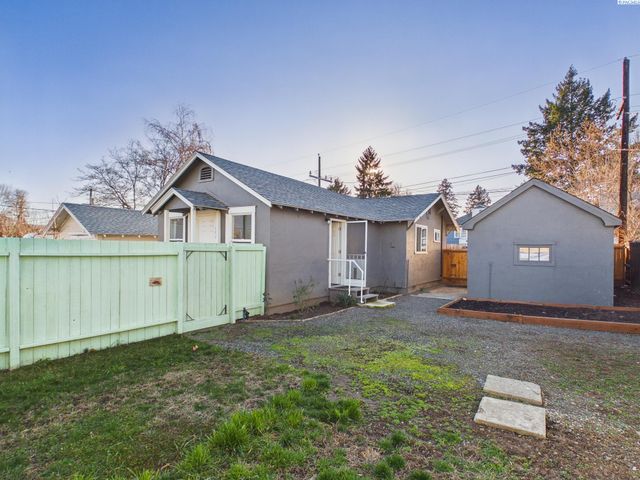 404 S 15th Ave, Yakima, WA 98902