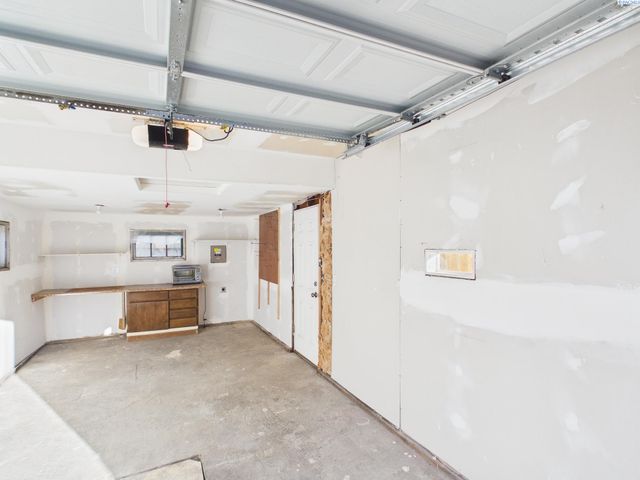 404 S 15th Ave, Yakima, WA 98902