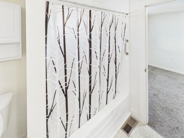 404 S 15th Ave, Yakima, WA 98902