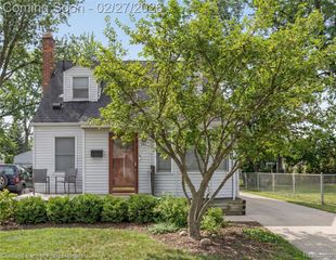 2427 Harvard Road, Berkley, MI 48072