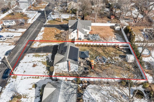 85 Cotter Street, West Islip, NY 11795