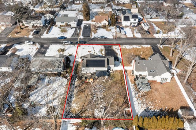 85 Cotter Street, West Islip, NY 11795