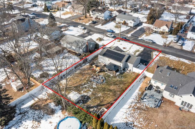 85 Cotter Street, West Islip, NY 11795