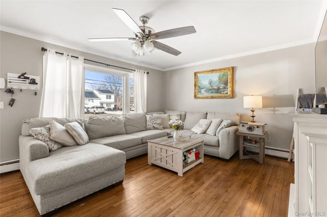 85 Cotter Street, West Islip, NY 11795