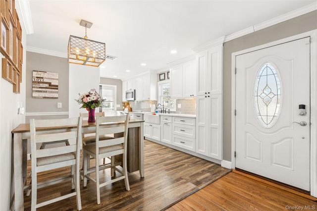 85 Cotter Street, West Islip, NY 11795