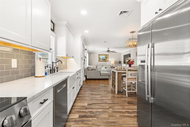 85 Cotter Street, West Islip, NY 11795