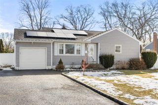 85 Cotter Street, West Islip, NY 11795