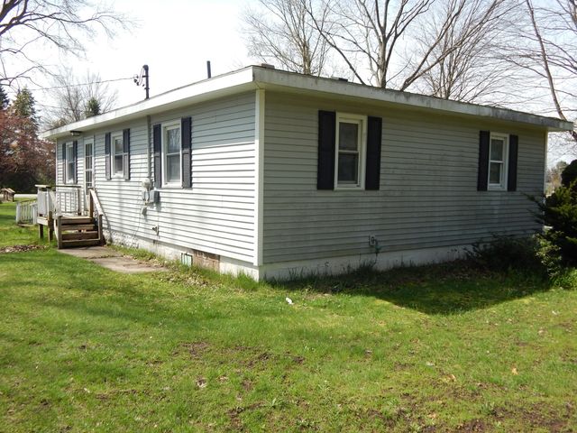 11392 E Apple Avenue, Ravenna, MI 49451