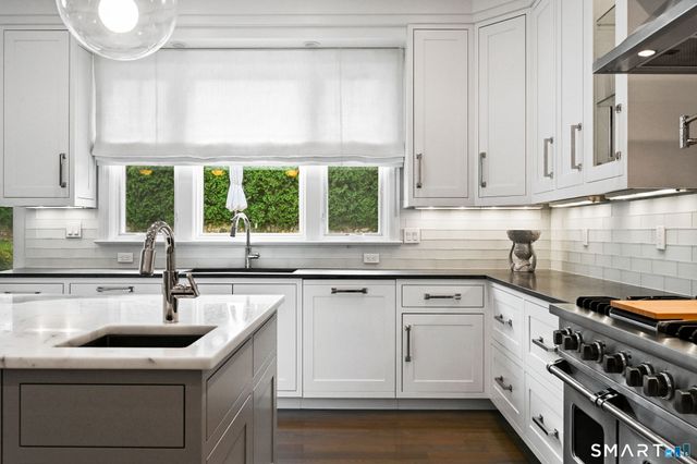 9 Pond Edge Road, Westport, CT 06880