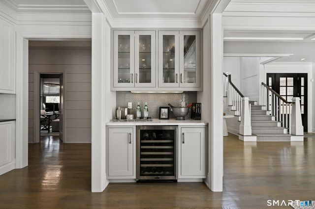 9 Pond Edge Road, Westport, CT 06880