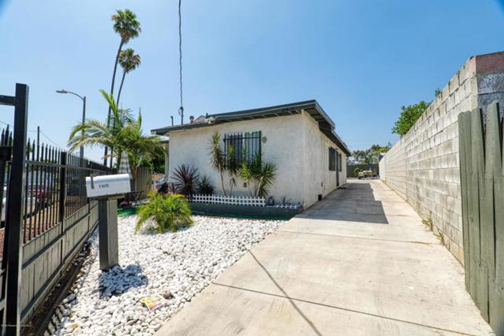 11415 Link Street, Los Angeles, CA 90061