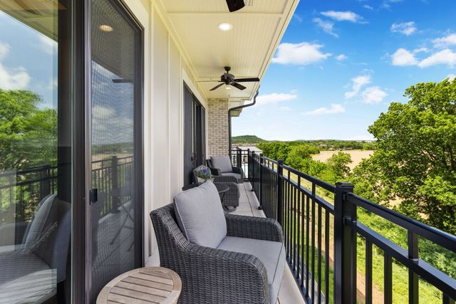 1024 Club View Dr Unit F202, Gallatin, TN 37066