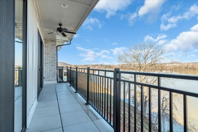 1024 Club View Dr Unit F202, Gallatin, TN 37066