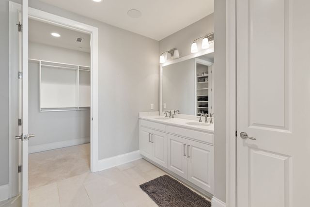 1024 Club View Dr Unit F202, Gallatin, TN 37066