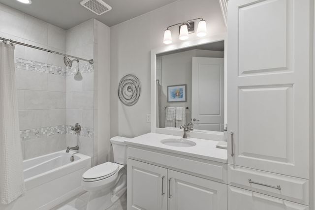 1024 Club View Dr Unit F202, Gallatin, TN 37066