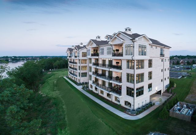 1024 Club View Dr Unit F202, Gallatin, TN 37066