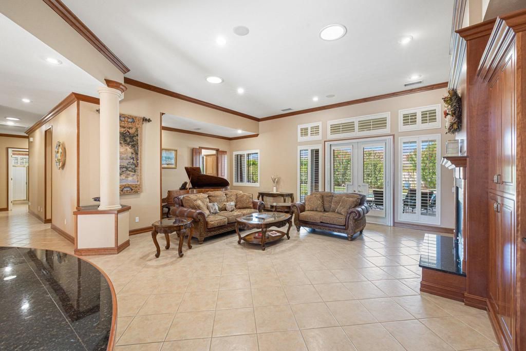 Image 12 of property listing at 10 Queens Court, Rancho Mirage, CA 92270