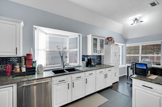 5948 Woodoak Drive, Dallas, TX 75249