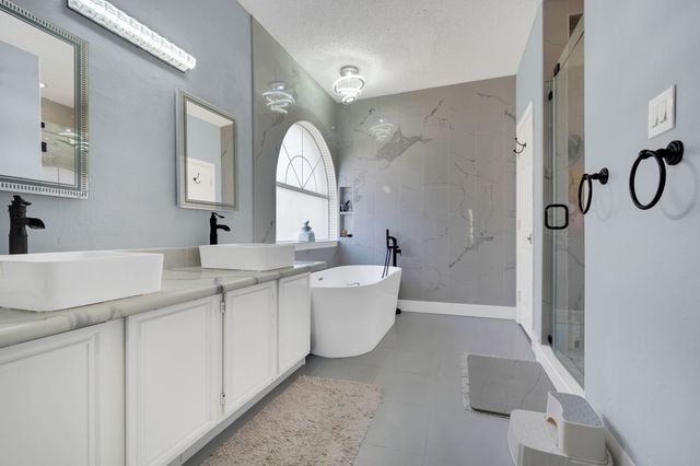 5948 Woodoak Drive, Dallas, TX 75249