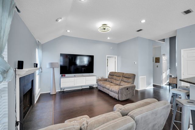 5948 Woodoak Drive, Dallas, TX 75249