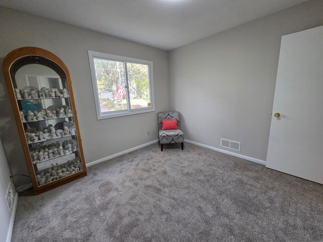 4174 Oakcrest Drive, Vadnais Heights, MN 55127