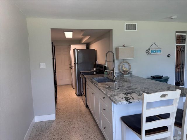 1834 SHORE DRIVE S 6, South Pasadena, FL 33707