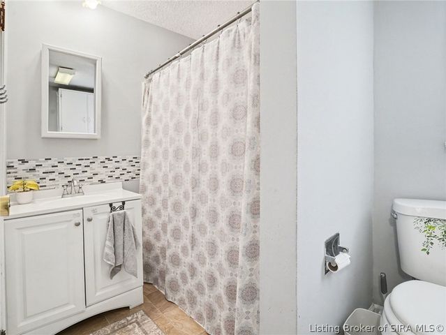 2406 Fairmont Avenue, New Albany, IN 47150