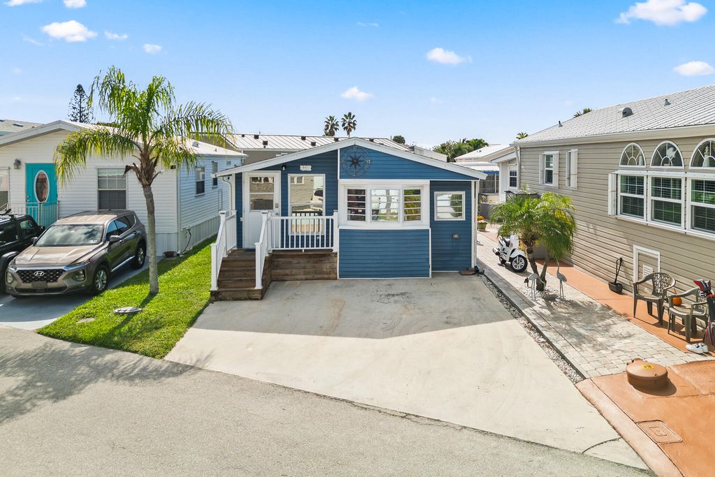 447 Nettles Boulevard, Jensen Beach, FL 34957