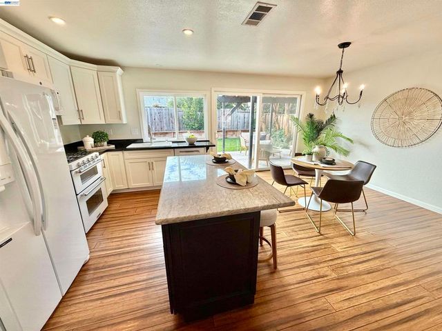 539 539 Mayten Dr, Livermore, CA 94551