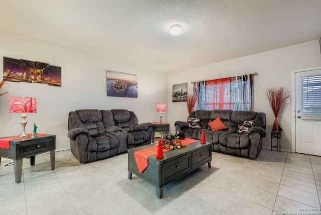 9224 Grand Western, Converse, TX 78109