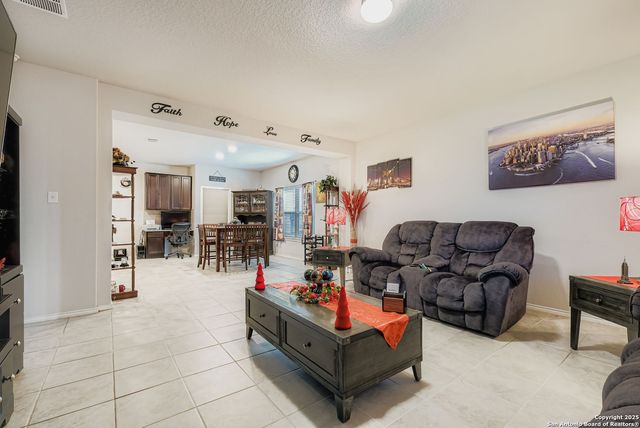 9224 Grand Western, Converse, TX 78109