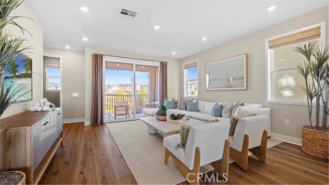 713 Sonia, Irvine, CA 92618