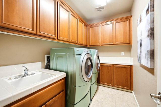 7902 English Oak Circle, Gilroy, CA 95020