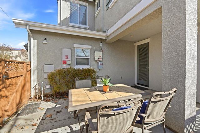 7902 English Oak Circle, Gilroy, CA 95020