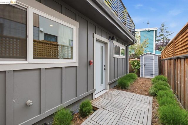 1519 Fairview St 2, Berkeley, CA 94703