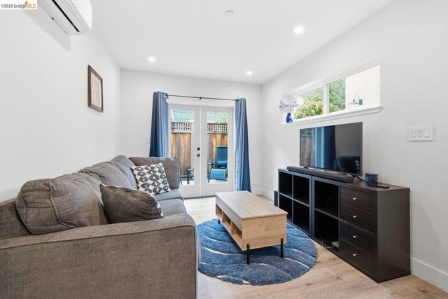 1519 Fairview St 2, Berkeley, CA 94703