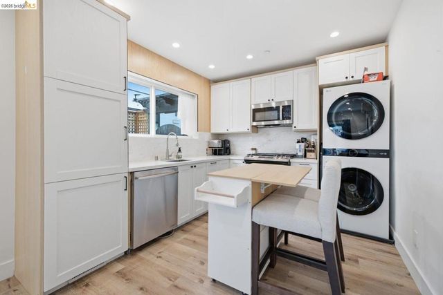 1519 Fairview St 2, Berkeley, CA 94703