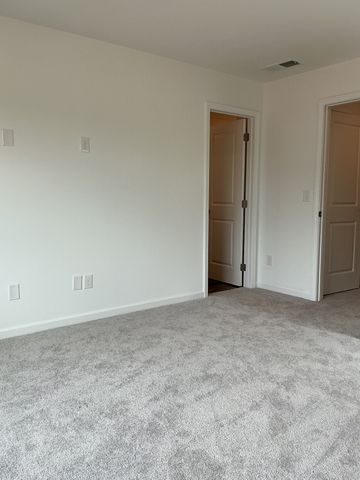 210 Darlington Drive, Dickson, TN 37055