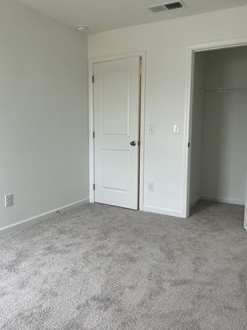 210 Darlington Drive, Dickson, TN 37055