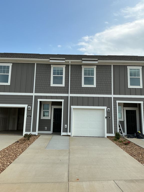210 Darlington Drive, Dickson, TN 37055