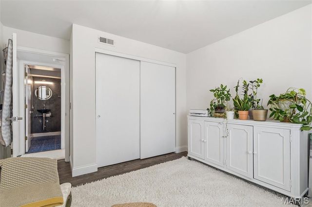 1217 Mangrove Lane 5, St Louis, MO 63125