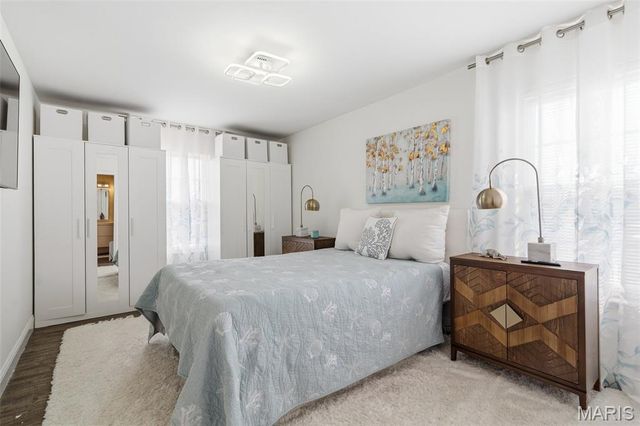 1217 Mangrove Lane 5, St Louis, MO 63125