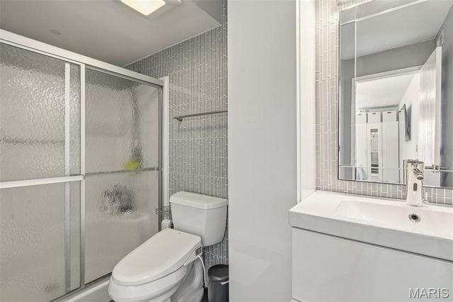 1217 Mangrove Lane 5, St Louis, MO 63125