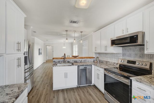 140 Baker Creek Loop, San Marcos, TX 78666