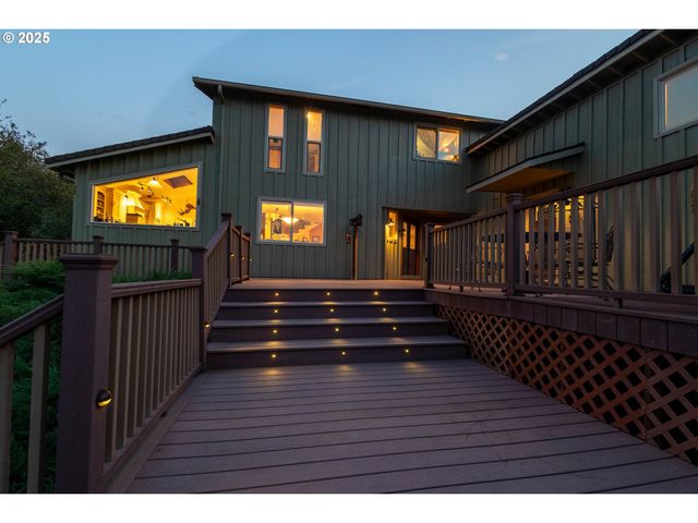 1902 HIGHLAND Dr, La Grande, OR 97850