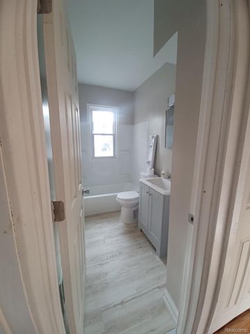 15496 Minock Street, Detroit, MI 48223