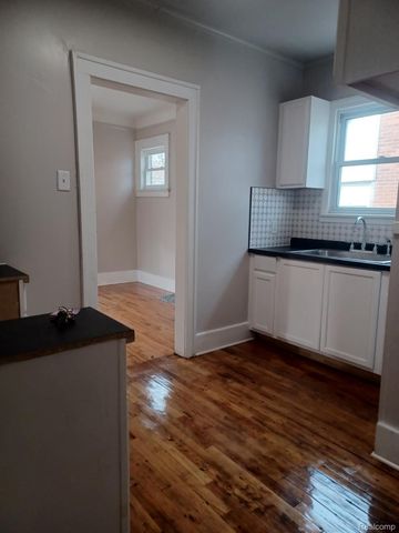 15496 Minock Street, Detroit, MI 48223