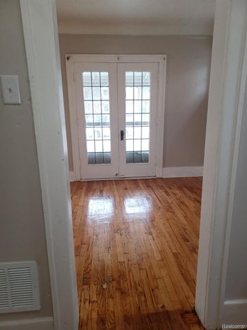 15496 Minock Street, Detroit, MI 48223